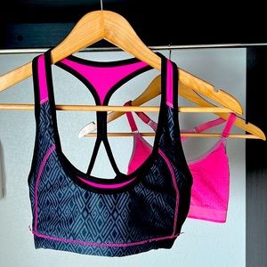 2for1 pink and black small stronghold sports bras